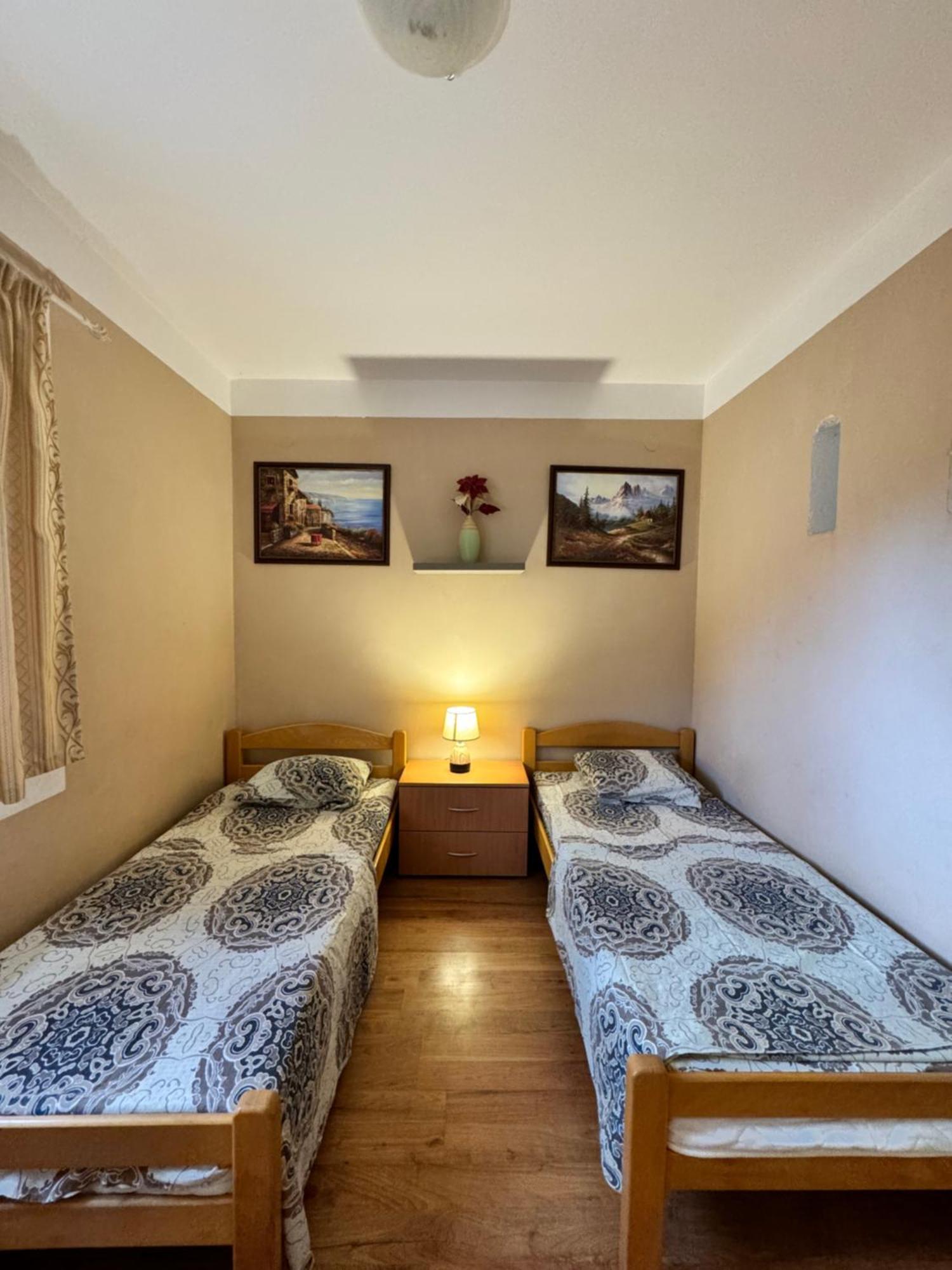 Carine Garden Apartment Risan Room photo